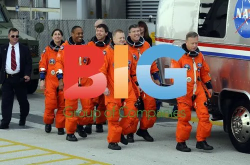 NASA Crew Departs for Space Shuttle Discovery Launch