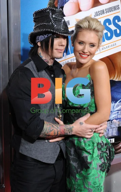 DJ Ashba and Nicky Whelan at "Hall Pass" Premiere