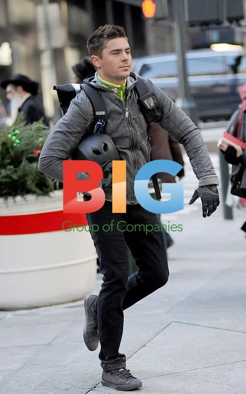 Zac Efron on New Years Eve set