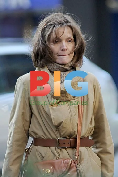 Michelle Pfeiffer on New Years Eve set