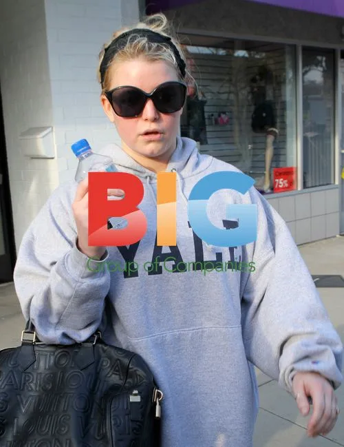 Jessica Simpson Leaves Gym in LA