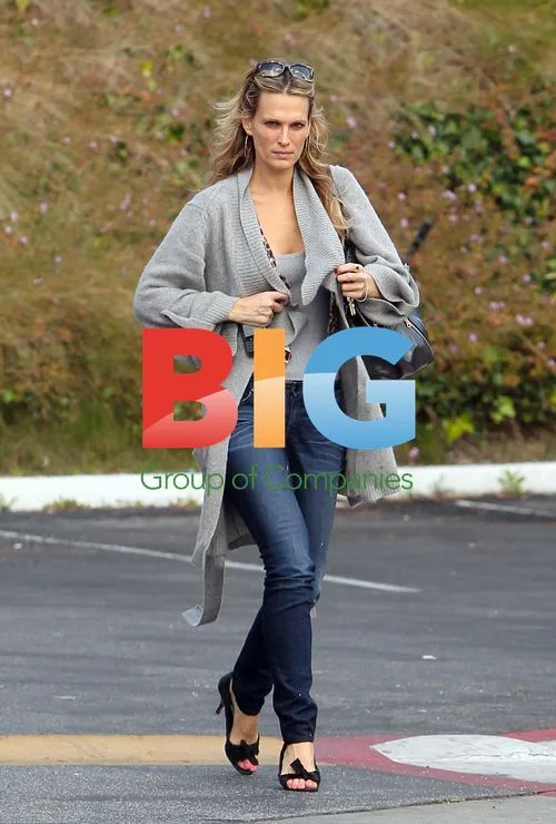 Molly Simms Spotted on Phone in Beverly Hills