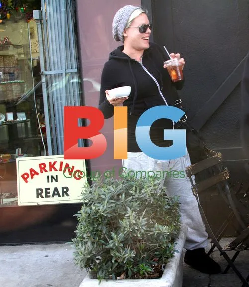 Pink and Carey Hart at Lunch