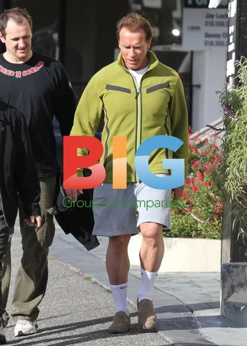 Arnold Schwarzenegger Leaves Yoga Class