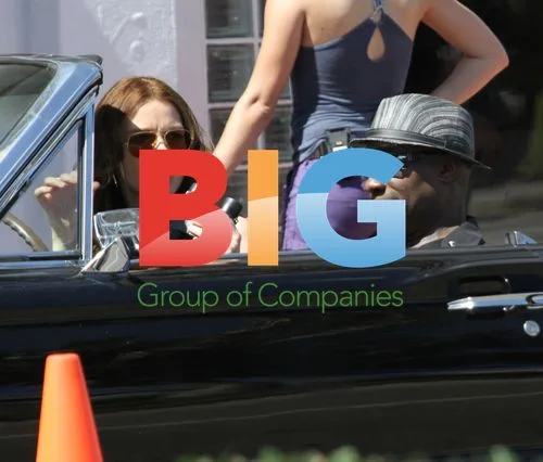 Michael Clarke Duncan and Saffron Burrows on "The Locator" set