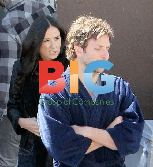 Bradley Cooper Visited by Demi Moore on Set