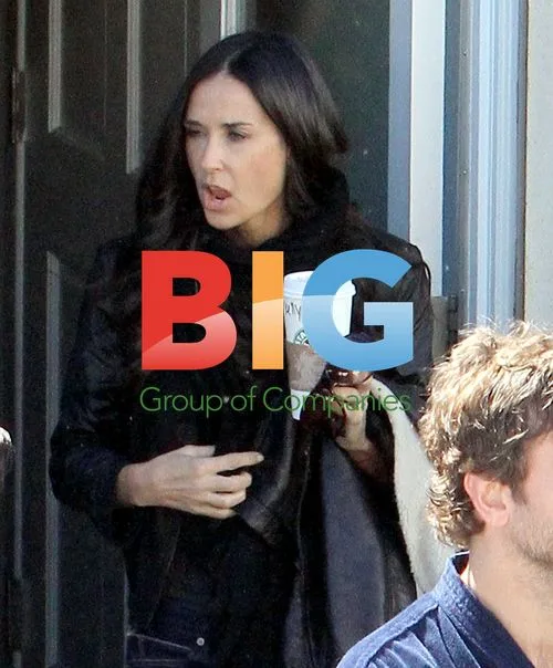 Bradley Cooper and Demi Moore on Set