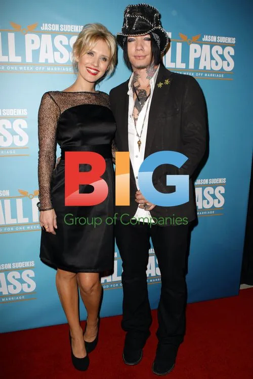 Nicky Whelan and DJ Ashbaa at 'Hall Pass' Premiere