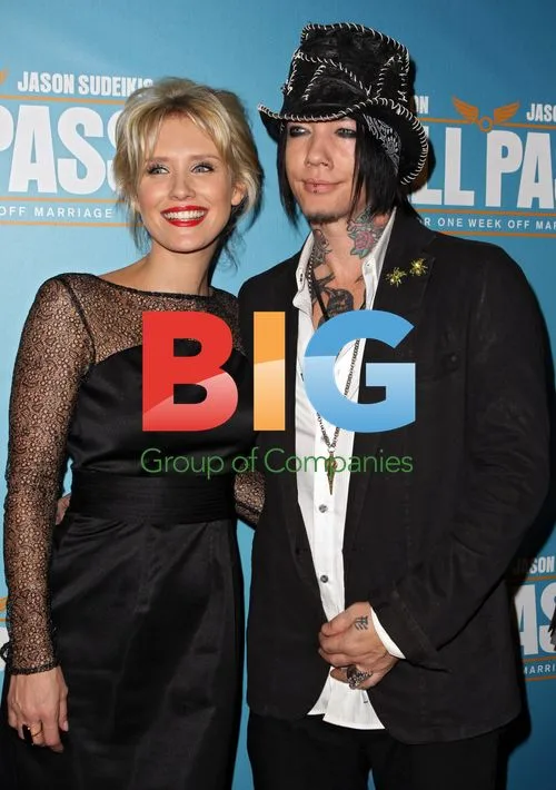 Nicky Whelan and DJ Ashbaa at 'Hall Pass' Premiere