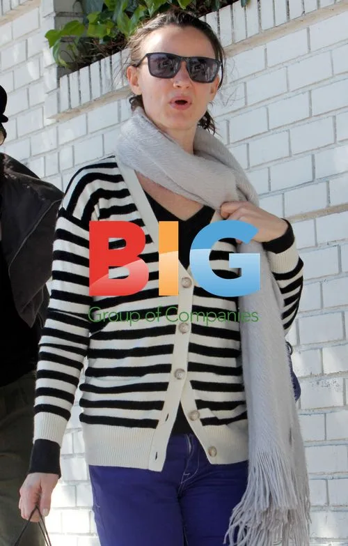 Juliette Lewis dresses before Oscars