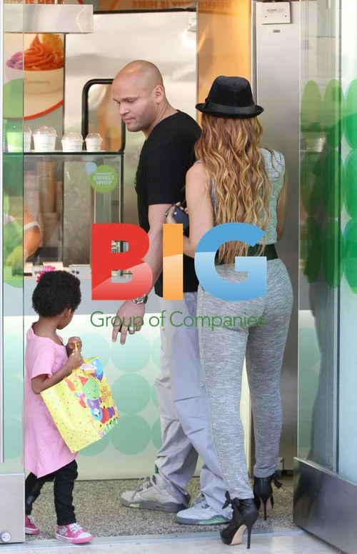 Mel B & Family at Mall Birthday Party