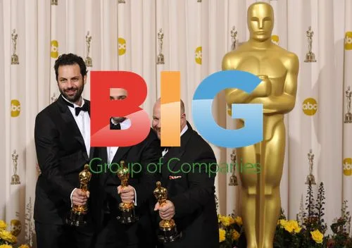 Best Picture winners pose backstage at Oscars