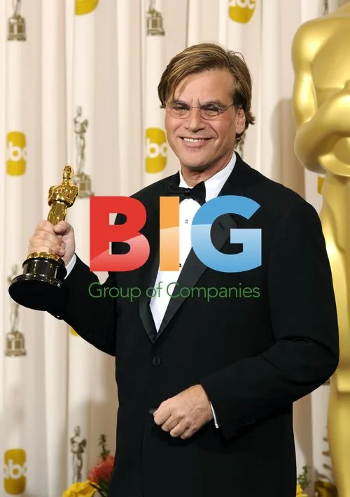 Aaron Sorkin Poses with Oscar