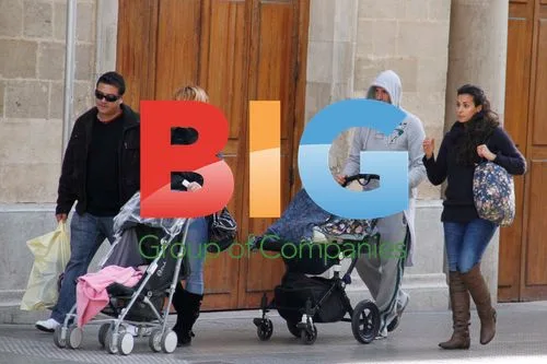 Joseph Fiennes and Family on Vacation in Majorca