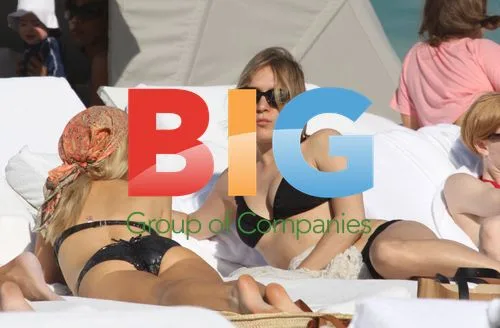 Chloe Sevigny Relaxing on the Beach