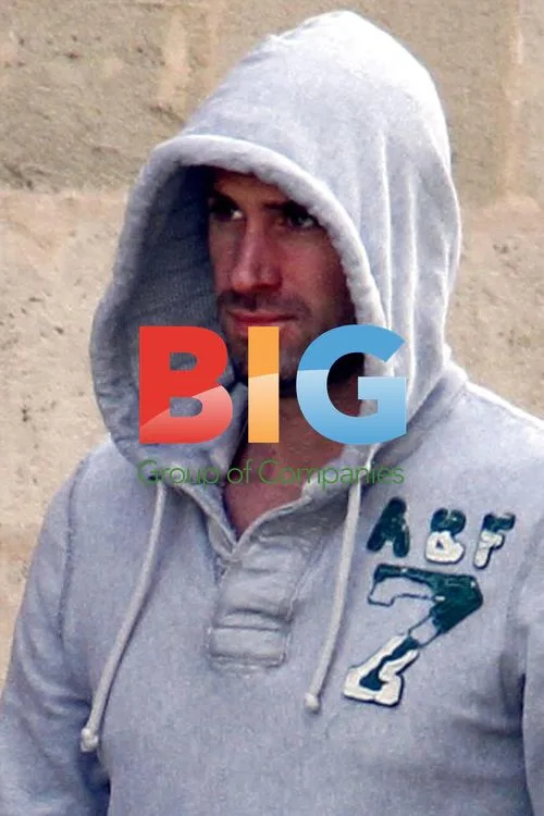 Joseph Fiennes and Family on Majorca Vacation