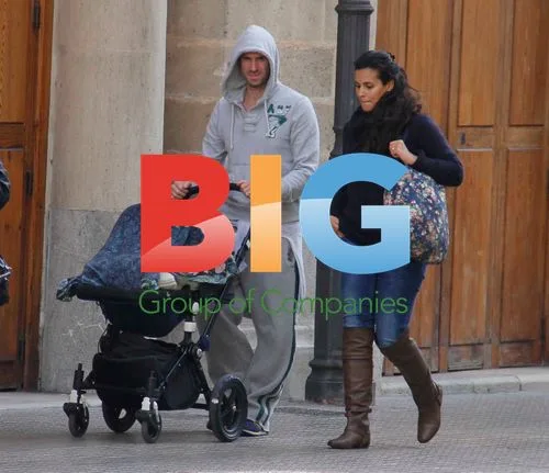 Joseph Fiennes' Family Vacation in Majorca