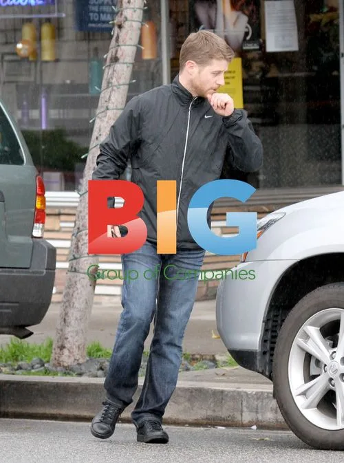Benjamin McKenzie Caught Getting Parking Ticket