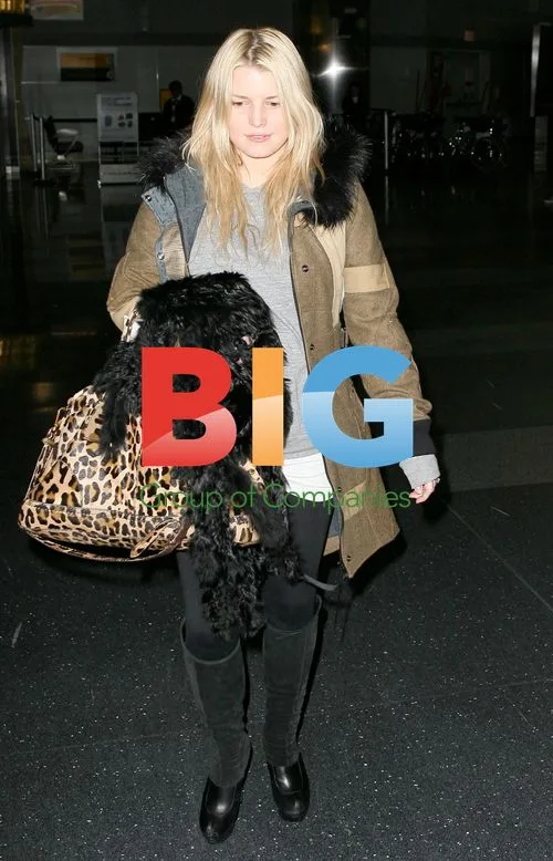 Jessica Simpson Spotted at JFK Airport