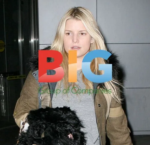 Jessica Simpson at JFK with Tina