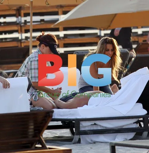 Mammucari Receives Beach Massage