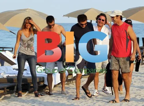 Mammucari Gets Massage on Miami Beach