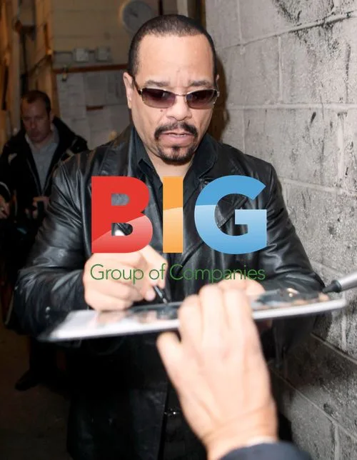 Ice T and Coco Sign Autographs
