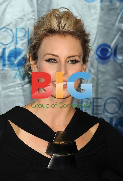 Niki Taylor at 2011 People's Choice Awards