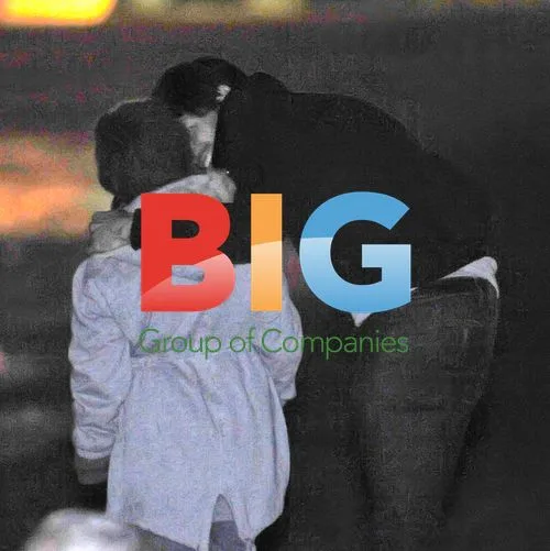 Kylie Minogue and boyfriend share loving embrace