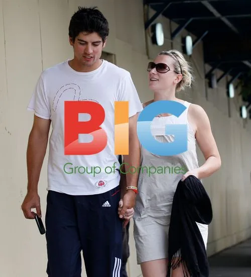 Cricketer Alastair Cook Out for Breakfast in Sydney