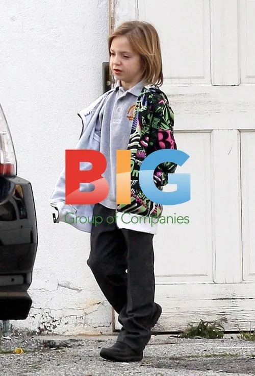 Alba Visits Costume Shop