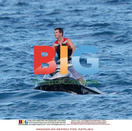 Simon Cowell Relaxes in Caribbean