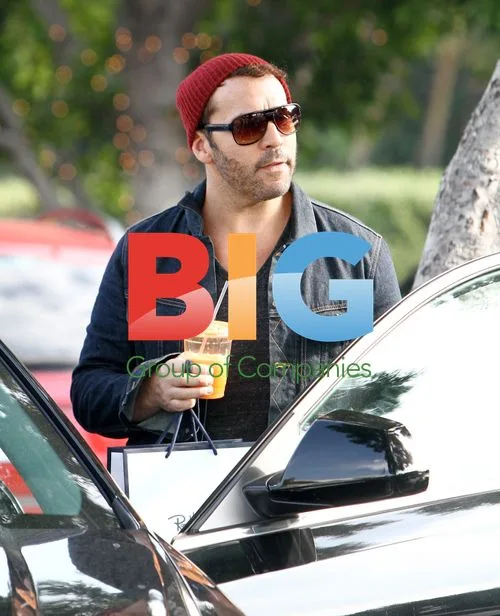 Jeremy Piven Shopping in Beverly Hills