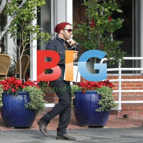 Jeremy Piven Shopping in Beverly Hills