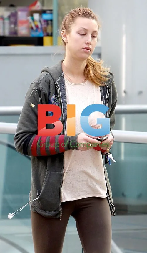 Whitney Port Shopping in Beverly Hills
