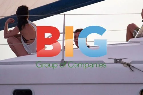 Michael Bublé and Girlfriend Sail in Caribbean
