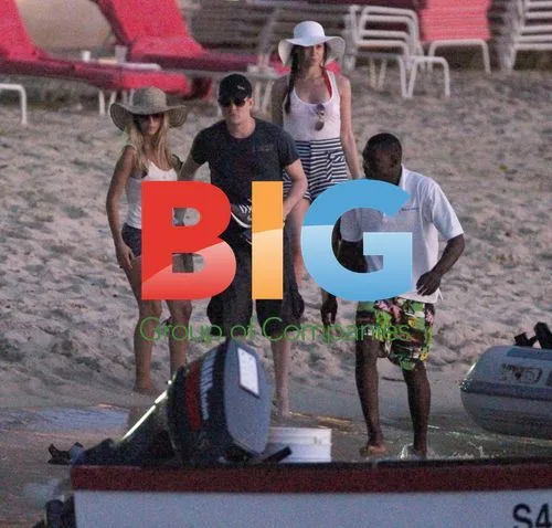 Michael Bublé and Girlfriend Sail in the Caribbean
