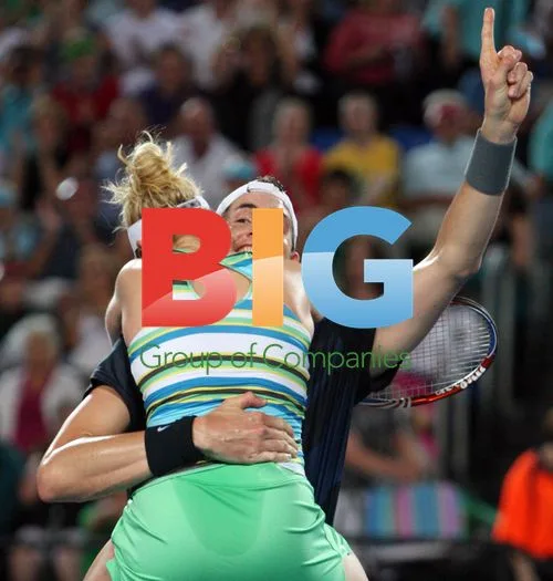 Bethanie Mattek-Sands and John Isner Celebrate 2011 Hopman Cup Win