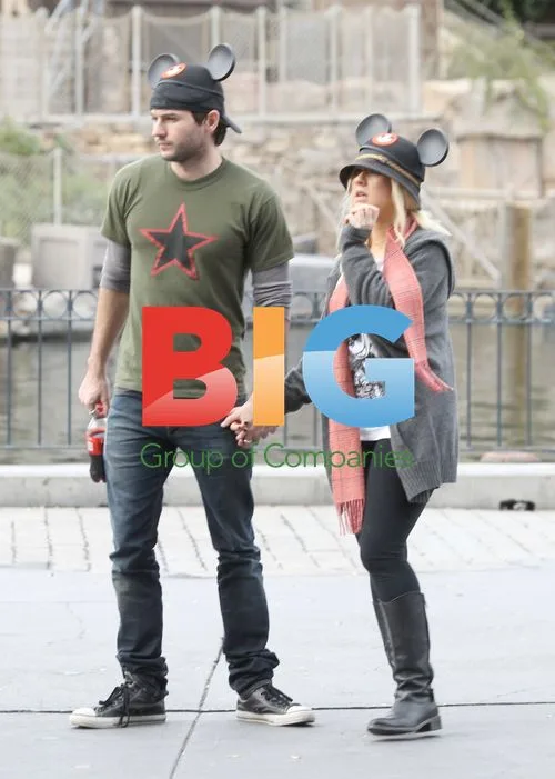 Christina Aguilera's Disneyland Outing with BF and Son