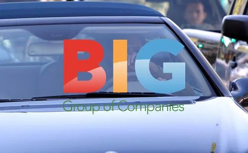 Katie Holmes stuck in LA traffic