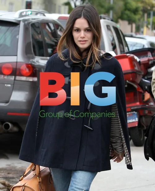 Rachel Bilson wearing cape in LA