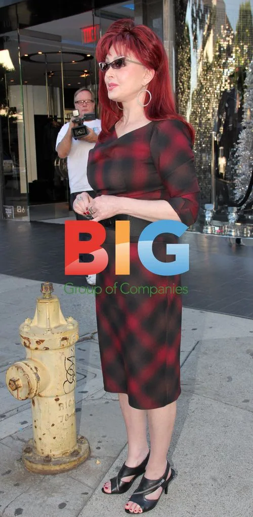 Naomi Judd Shopping in Beverly Hills
