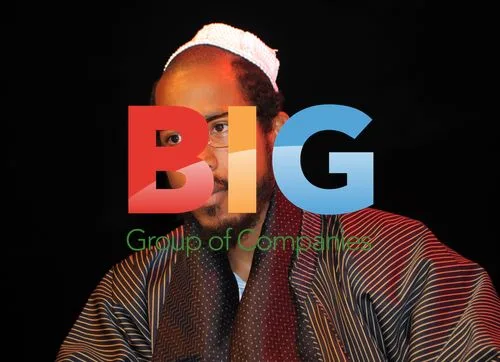 Shyne Smokes Cigar Before Jerusalem Film Premiere