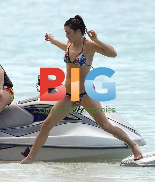 X-Factor Singer Lucie Jones on Caribbean Vacation