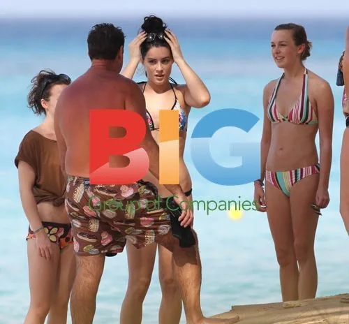 Lucie Jones Spotted on Caribbean Vacation