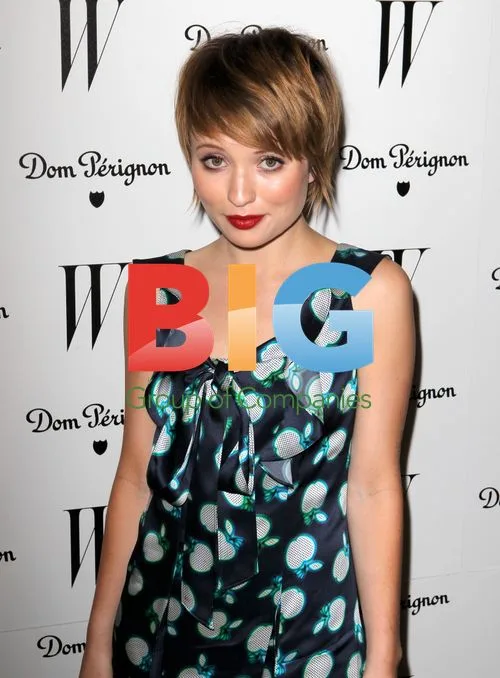 Hailey Bieber Leaving Her Hotel