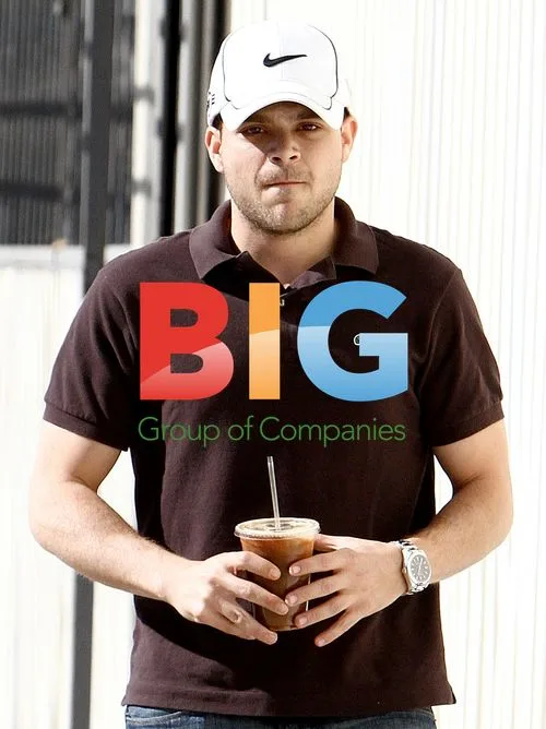 Jerry Ferrara Leaves Kings Road Cafe