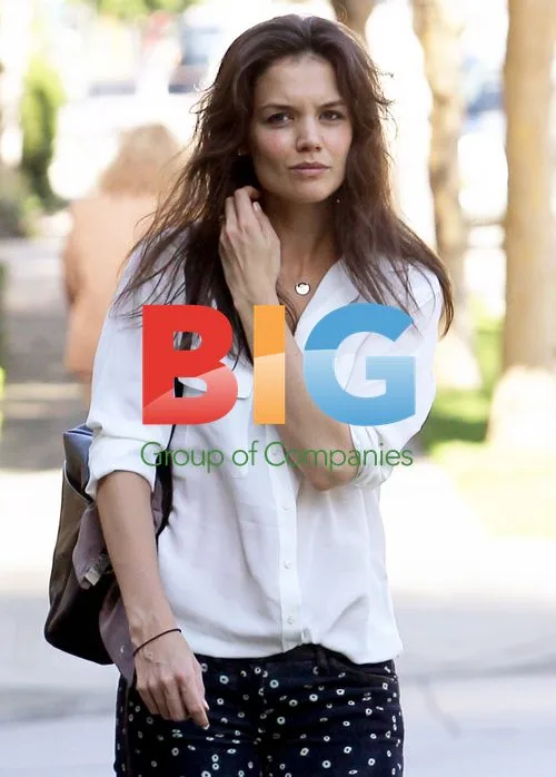 Katie Holmes in Brentwood