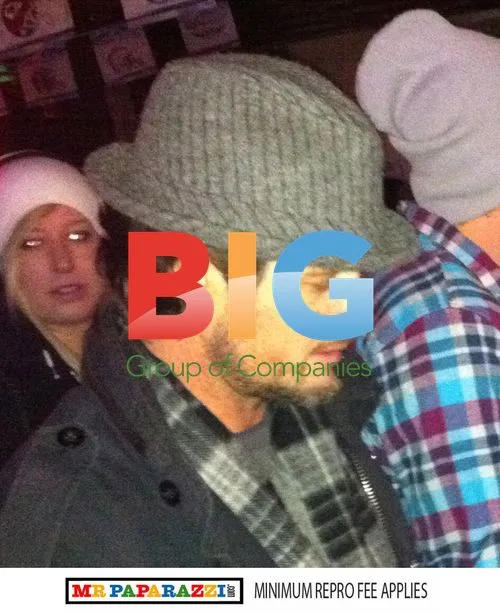 Orlando Bloom Drinking with Friends