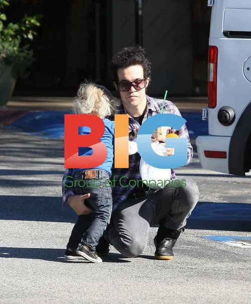 Pete Wentz and son Bronx out for coffee